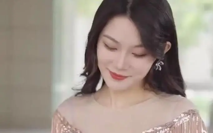 《真千金又美又飒》：手撕剧本，飒气归来！看真千金如何玩转豪门，逆风翻盘！